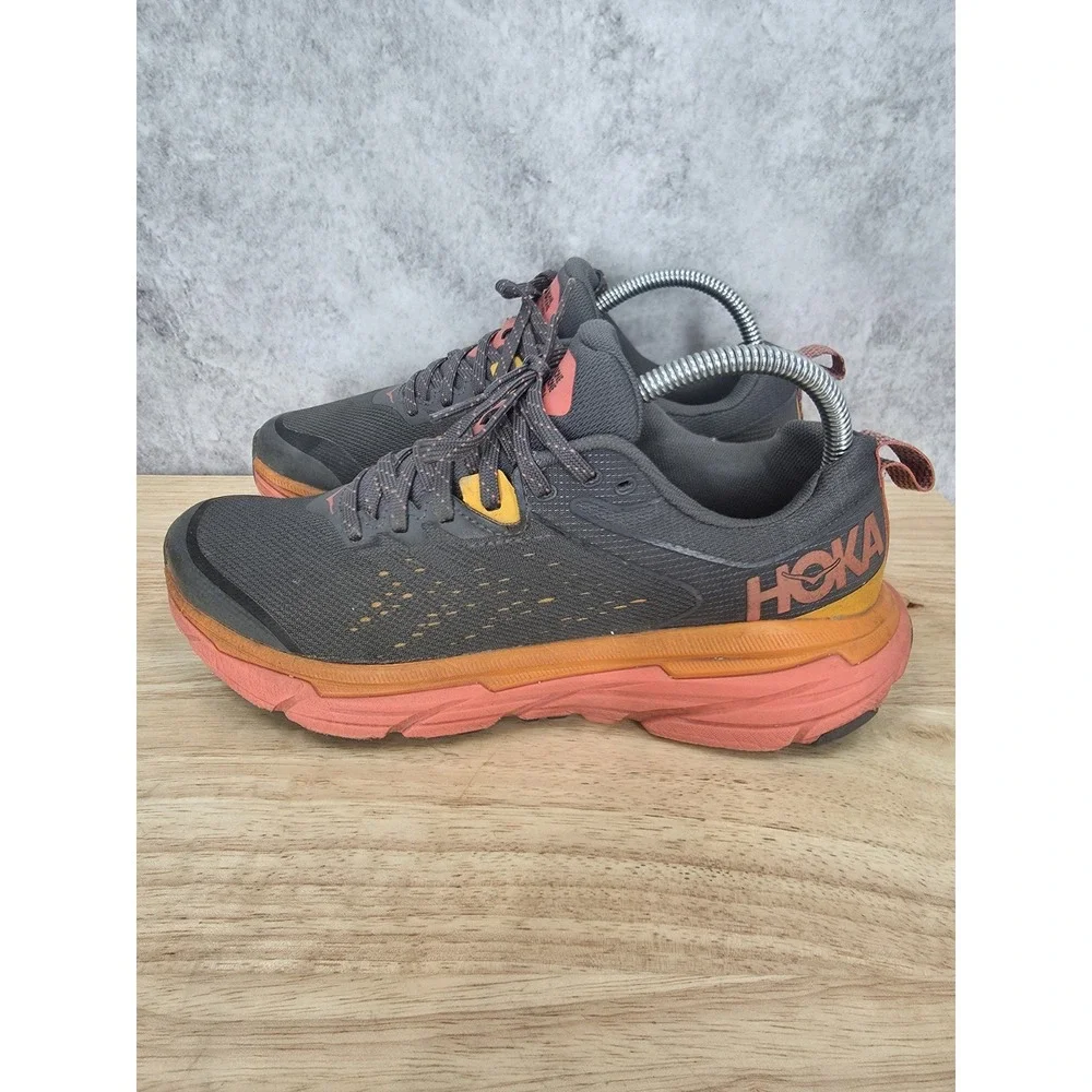 Hoka One One Challenger ATR 6 Running Shoes Womens 6.5 Gray Sneakers Trainers